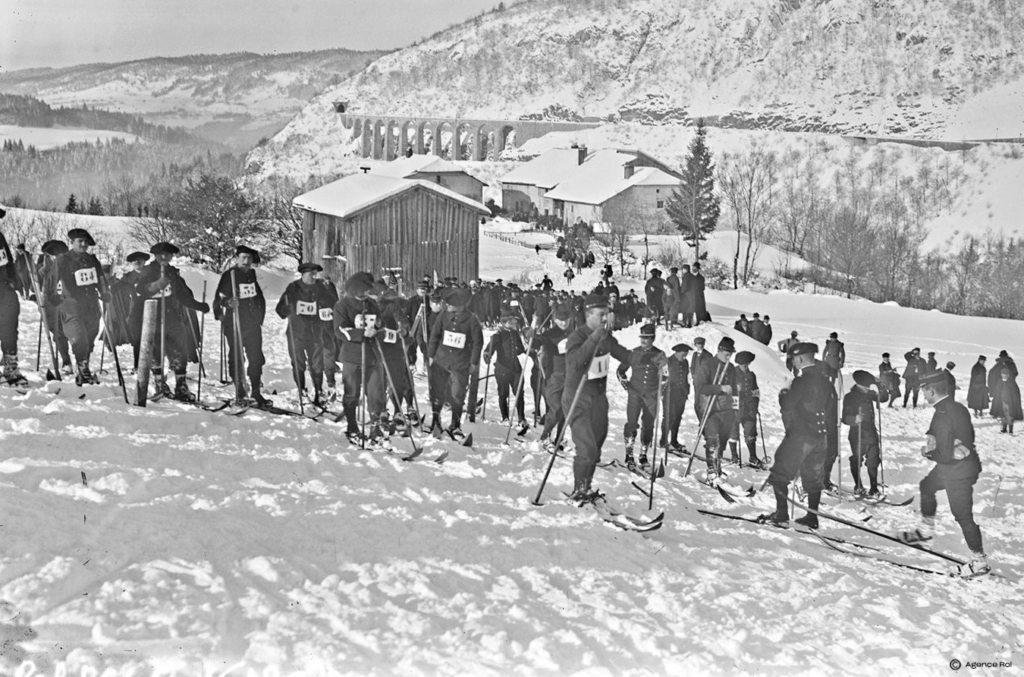 Quand, pourquoi, comment est né le ski ? Embarquez, en quelques lignes, dans les entrailles de la discipline marquée par des époques, des besoins, et des Hommes !