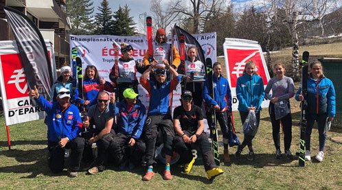 podium-du-classement-général-EO-U16-filles-avec-les-entraîneurs